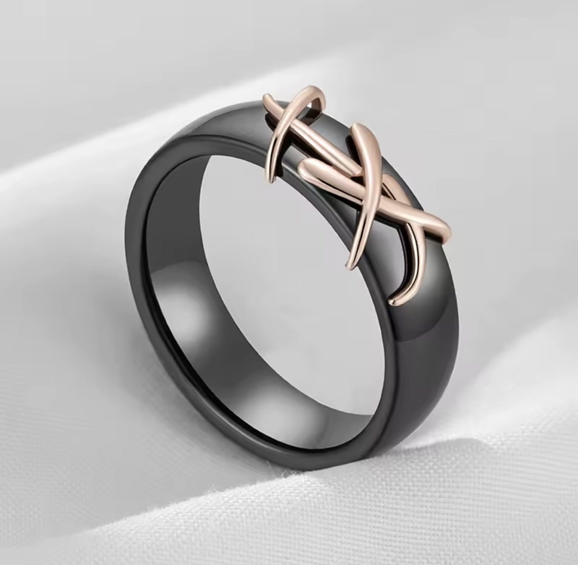 Жіноча каблучка переплетіння чорна кераміка (золото 585п) 7 мм 17–20 р Ceramic Cross Line GONCHAR & CO. ювелірний сплав - Зображення 5