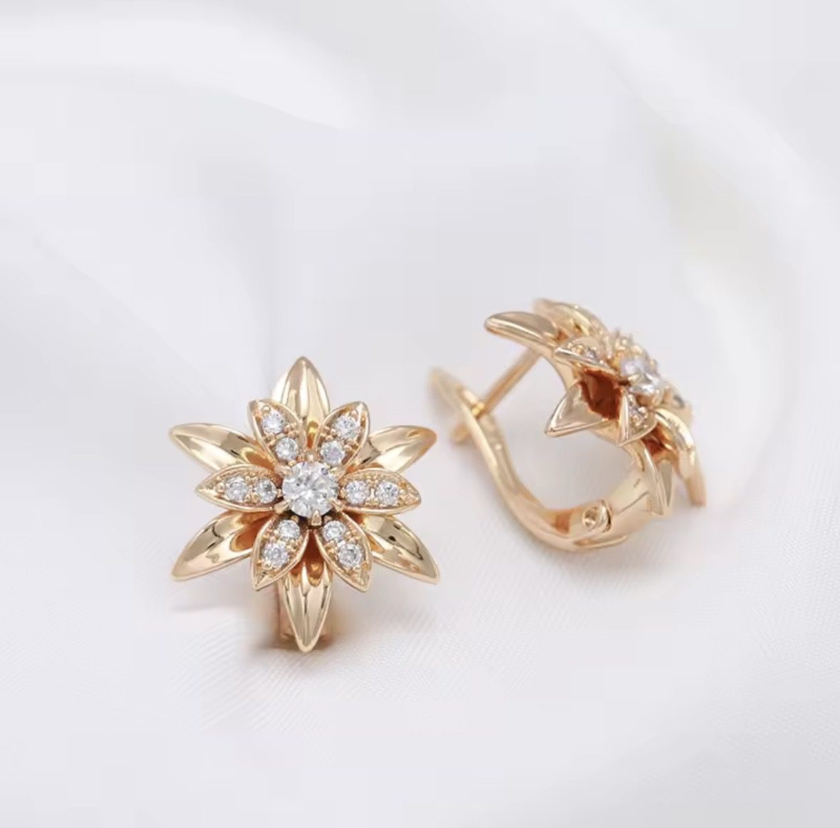 Жіночі сережки квітка з цирконами (золото 585п) англійський замок Golden Blossom GONCHAR & CO. ювелірний сплав - Зображення 4