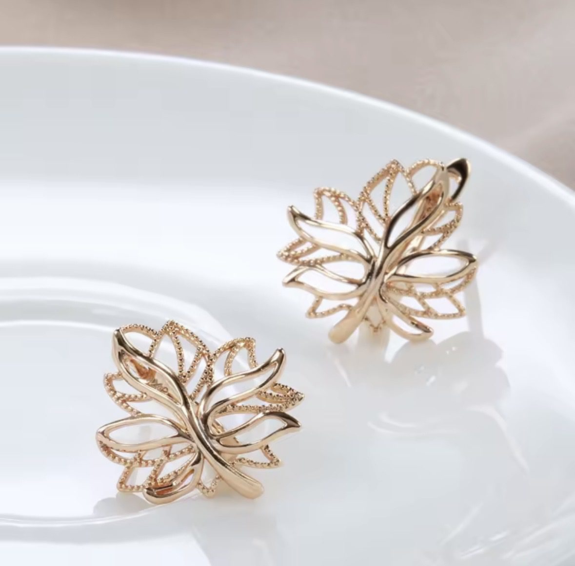 Жіночі сережки лист ажурні (золото 585п) англійський замок Golden Leaf Grace GONCHAR & CO. ювелірний сплав - Зображення 5