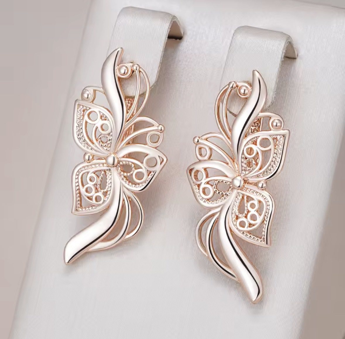 Жіночі сережки метелик ажурний (золото 585п) англійський замок Butterfly Flow GONCHAR & CO. ювелірний сплав - Зображення 3