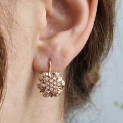 Альтернативний вигляд Жіночі сережки квітка з цирконами (золото 585п) англійський замок Floral Spark GONCHAR & CO. ювелірний сплав