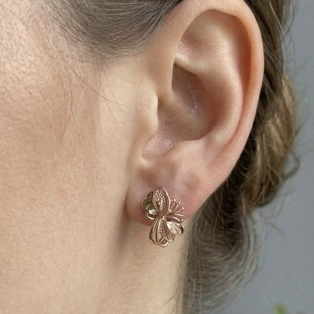 Жіночі сережки квітка ажурна (золото 585п) англійський замок Flower Shine GONCHAR & CO. ювелірний сплав - Зображення 2