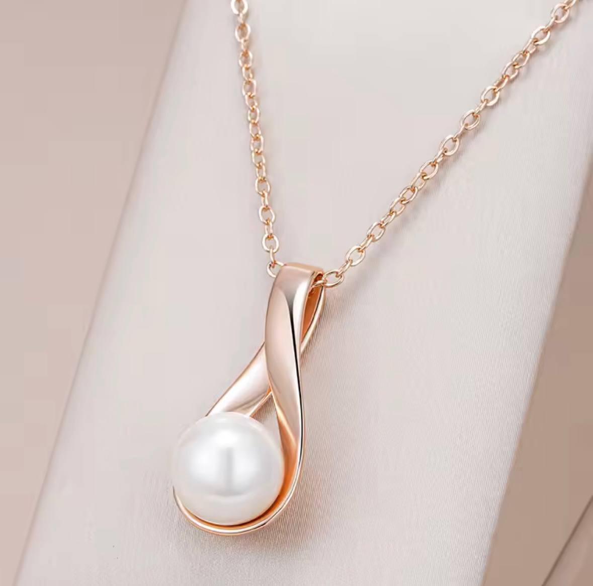Жіночий ланцюжок з підвіскою нескінечність з перлиною GONCHAR & CO. Pearl Drop ювелірний сплав (золото 585п) 45–50 см - Зображення 3